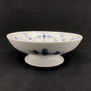 Musselmalet Fluted bowl on foot, 1st grade.