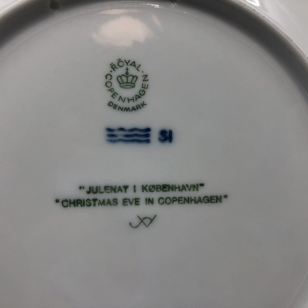 Royal Copenhagen Christmas plate 1988