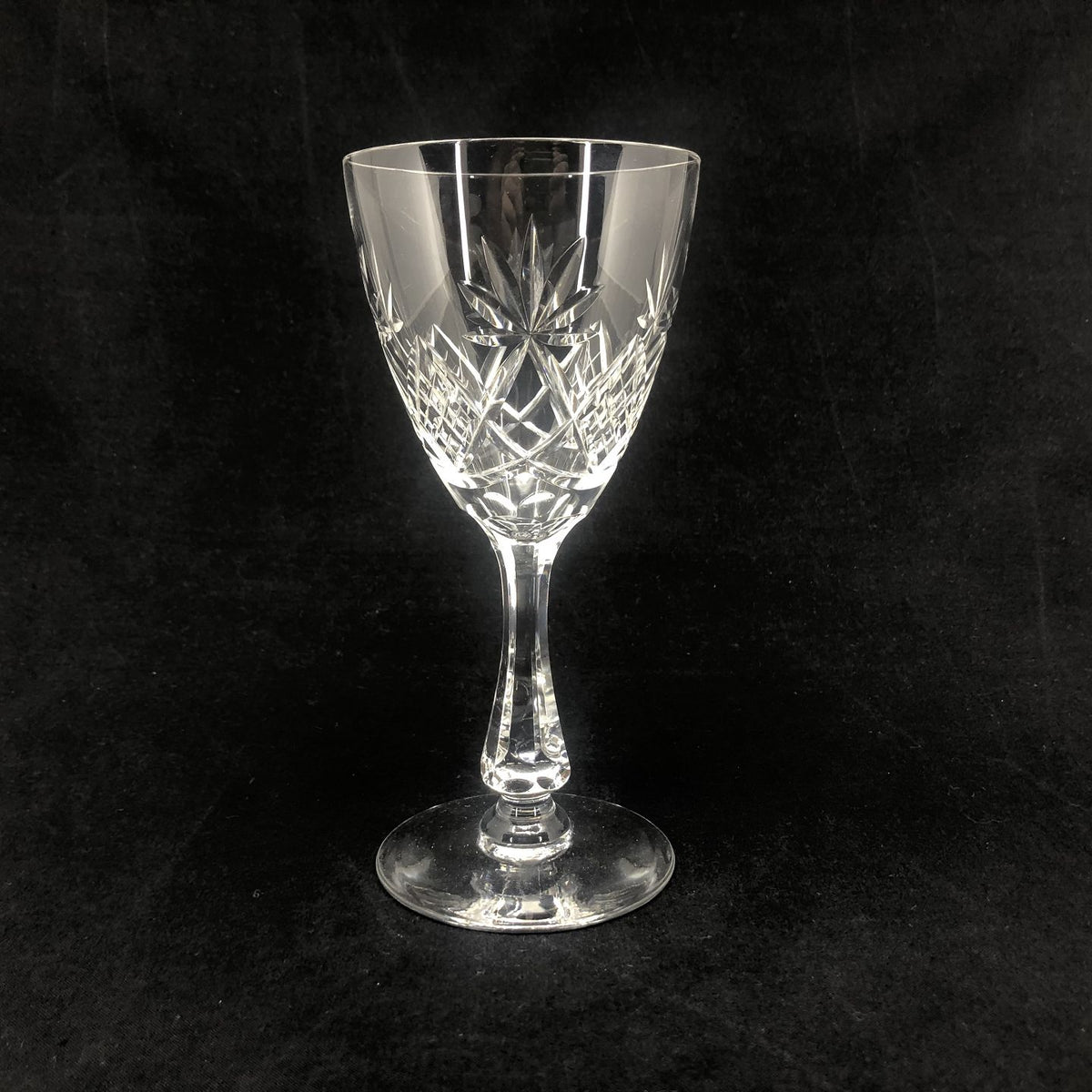 Large Annette red wine glass from Holmegaard