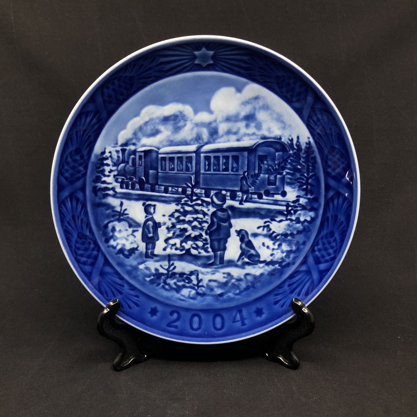 Royal Copenhagen Christmas plate 2004