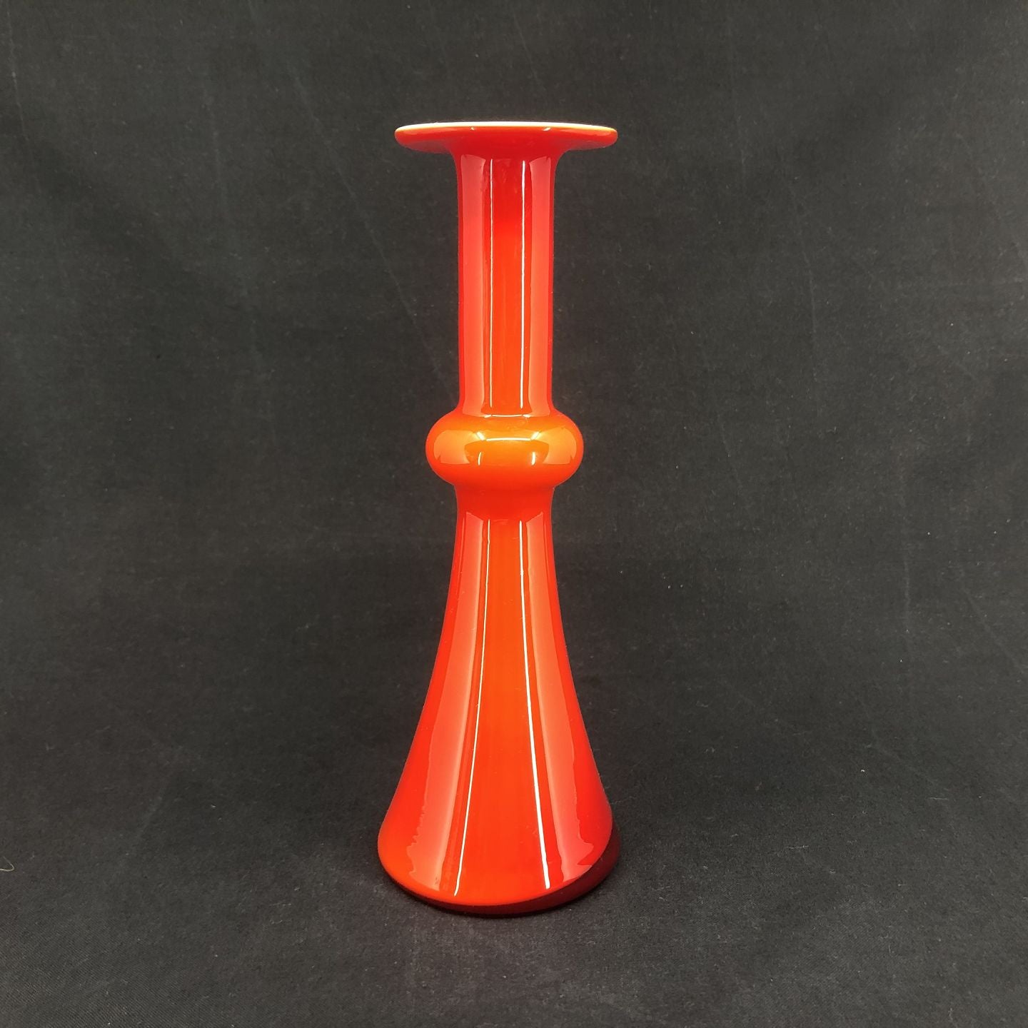 Red Carnaby vase, 21 cm.
