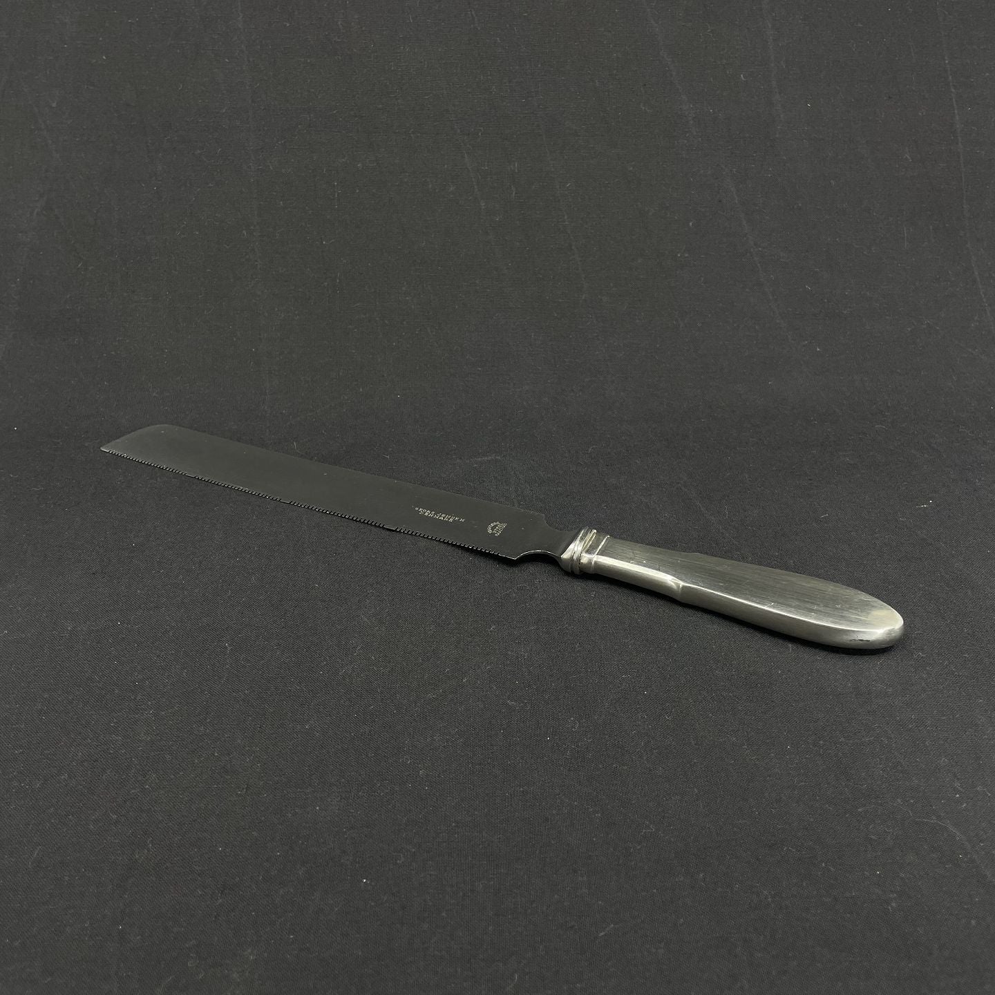 Mitra bread knife