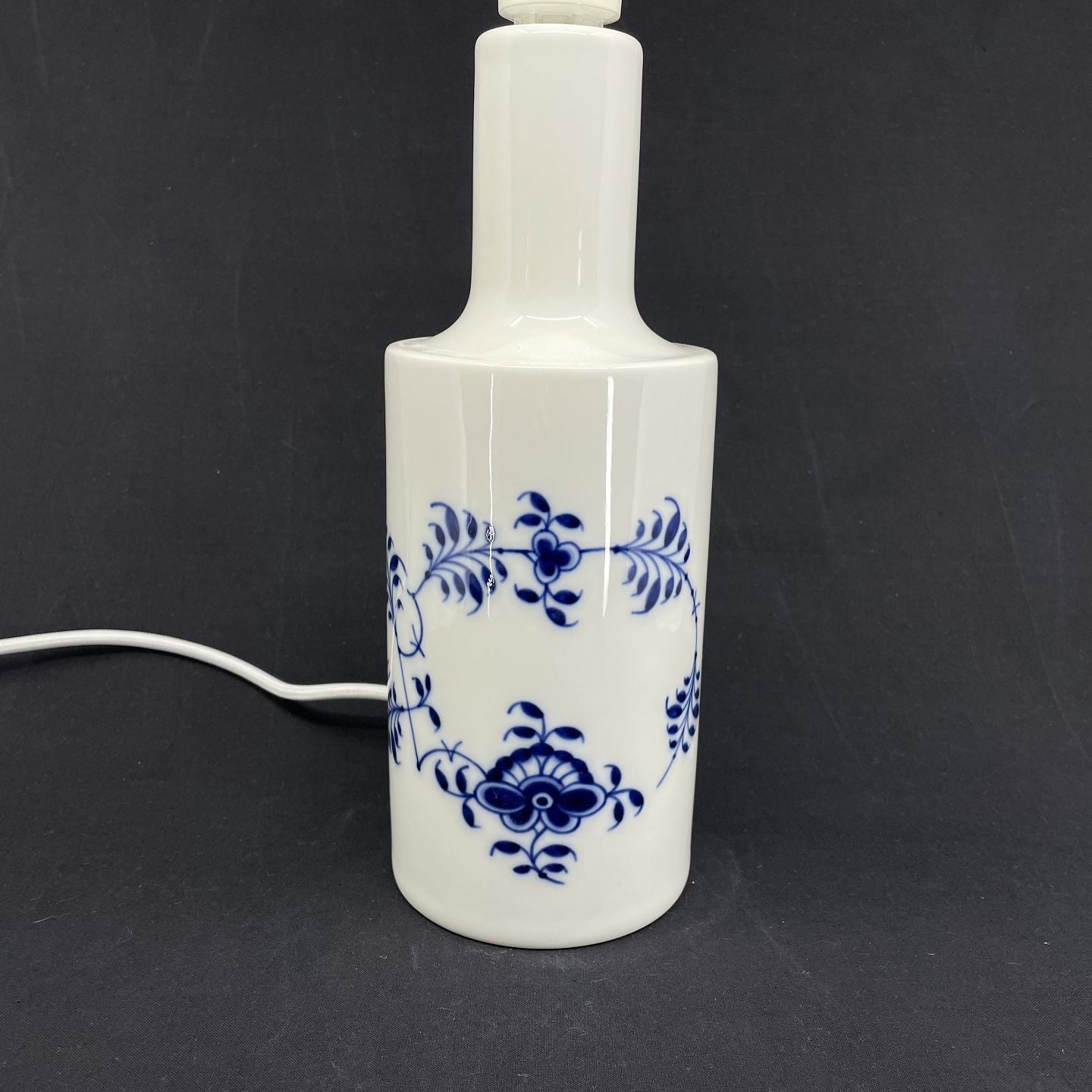 Musselmalet Riflet bordlampe