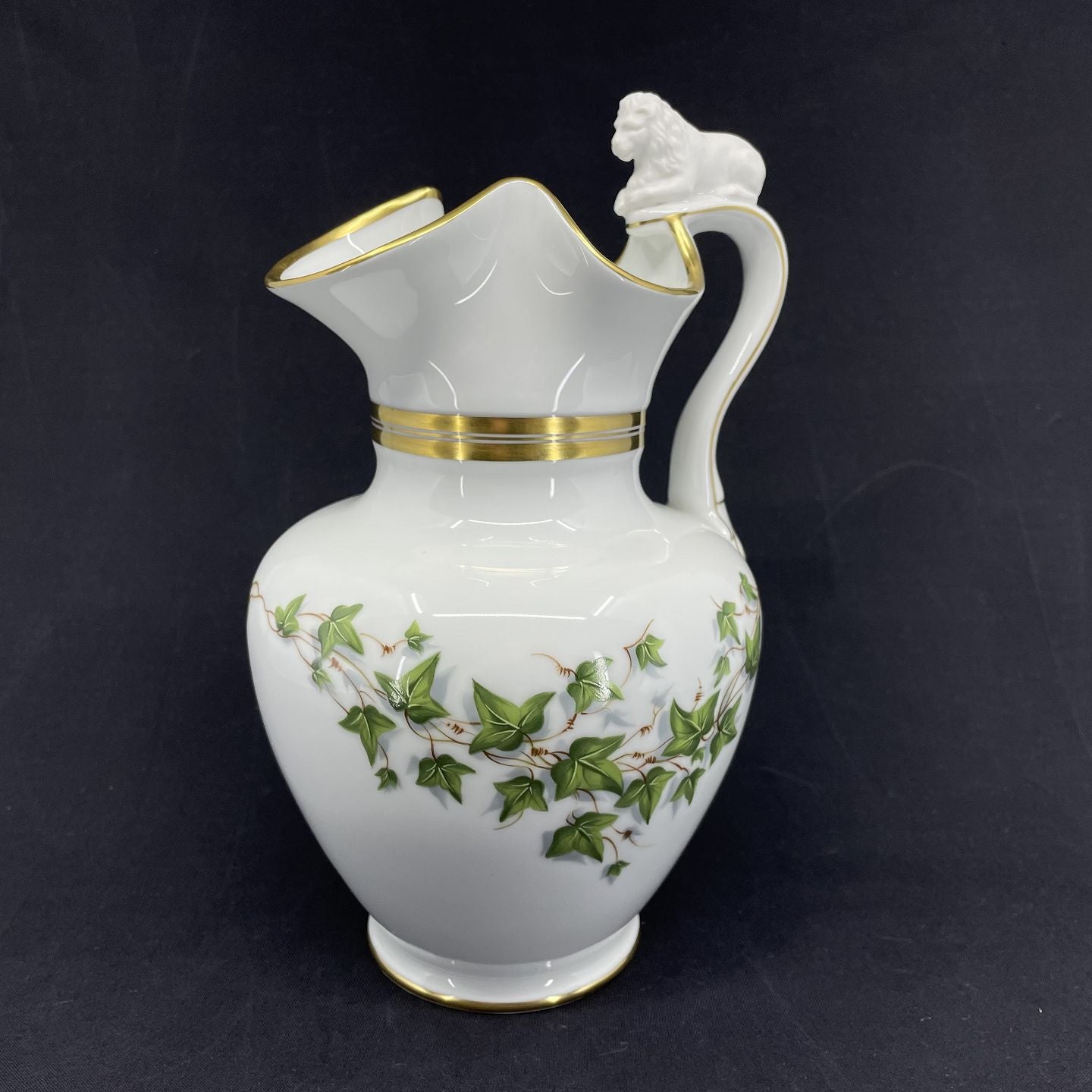 Bing & Grøndahl løvekande med efeu