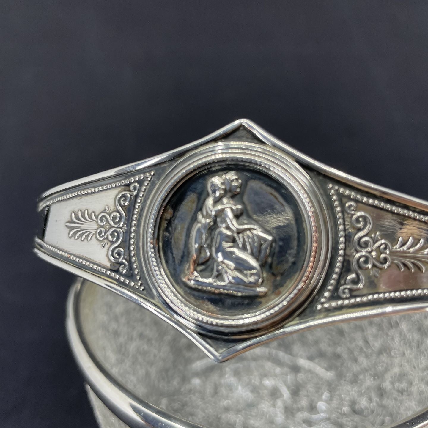 Candy bowl from the 1820s