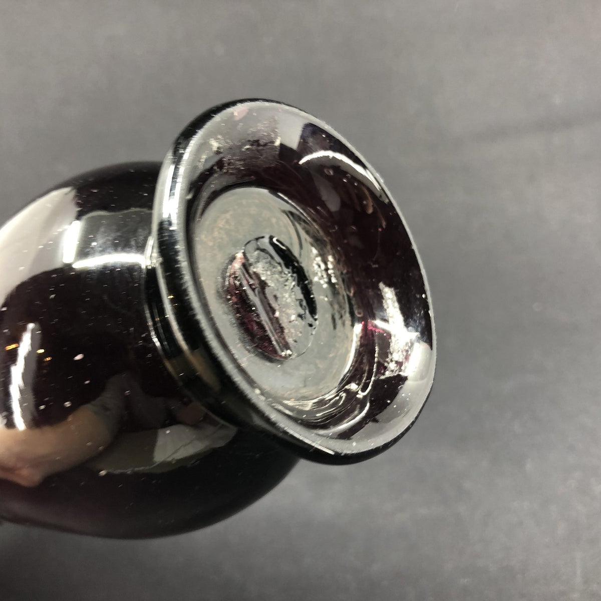 Optisk vredet manganfarvet hyacintglas