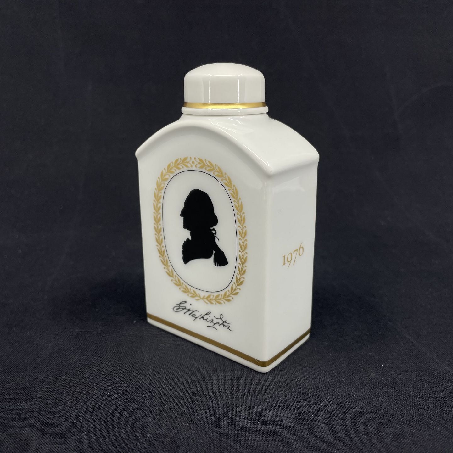 Royal Copenhagen tedåse 1776-1976