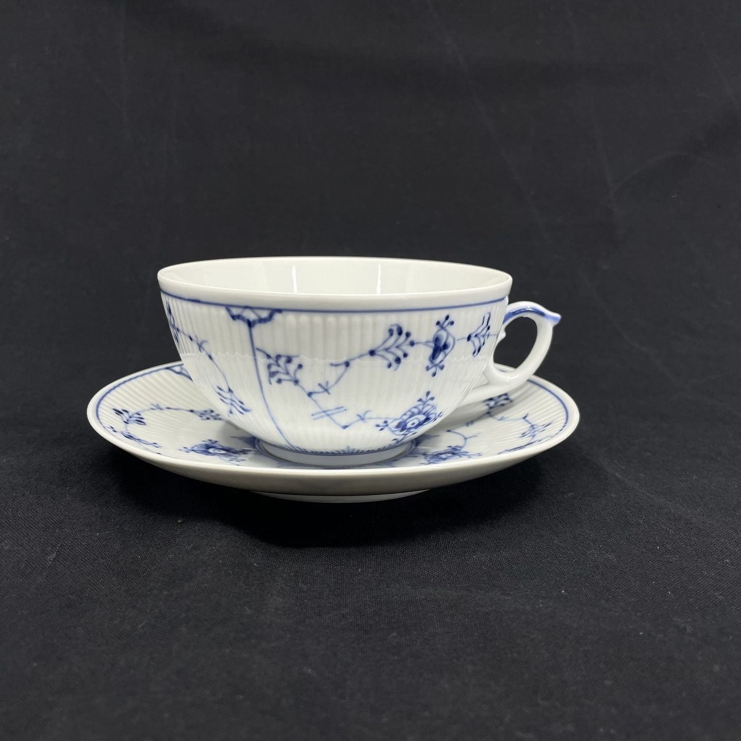 Large Blue Fluted Plain tea cup
