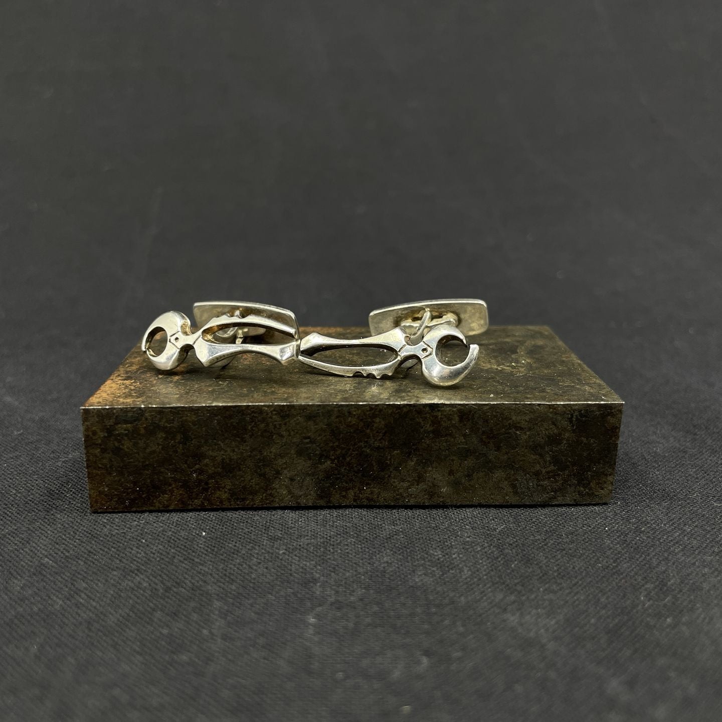 A pair of cufflinks