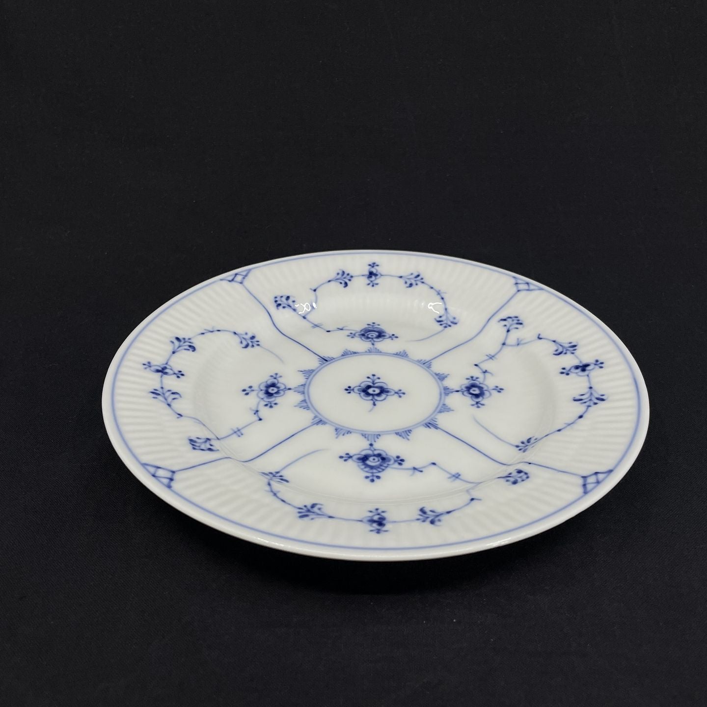 Blue Fluted Plain cake plate