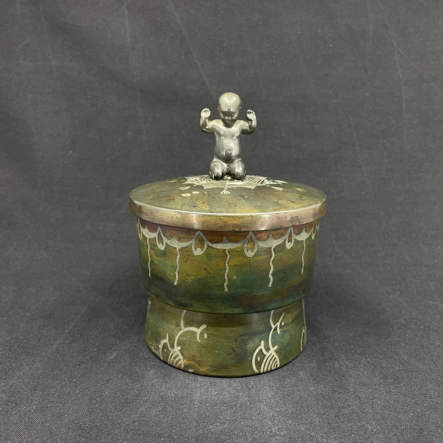 Art Deco jar with lid