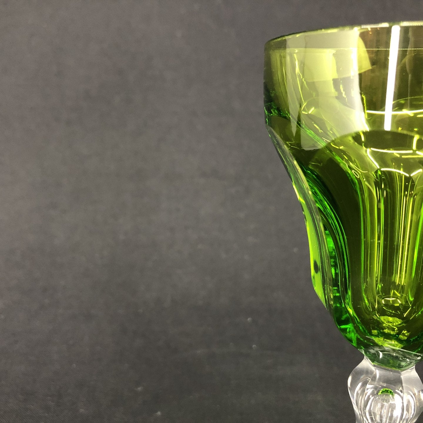 Green Lalaing white wine glass
