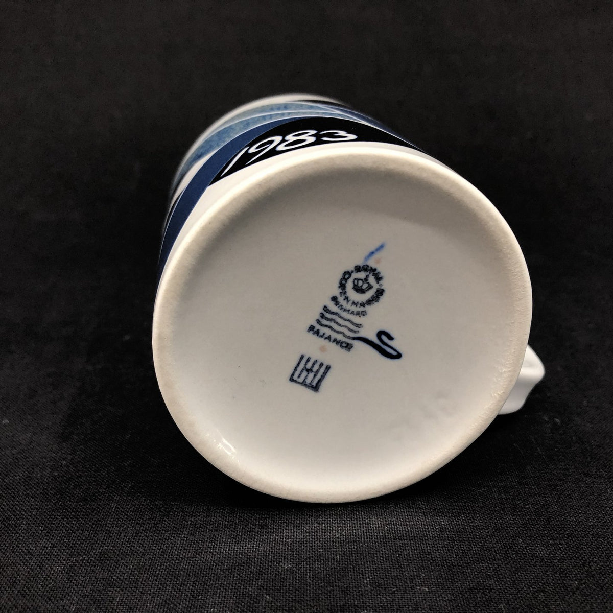 Royal Copenhagen small vintage mug 1983