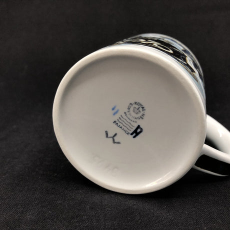 Royal Copenhagen small vintage mug 1979