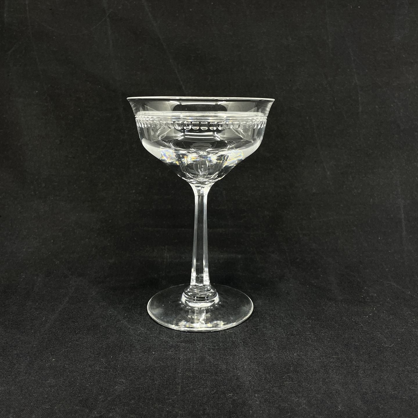 Beate red wine glass