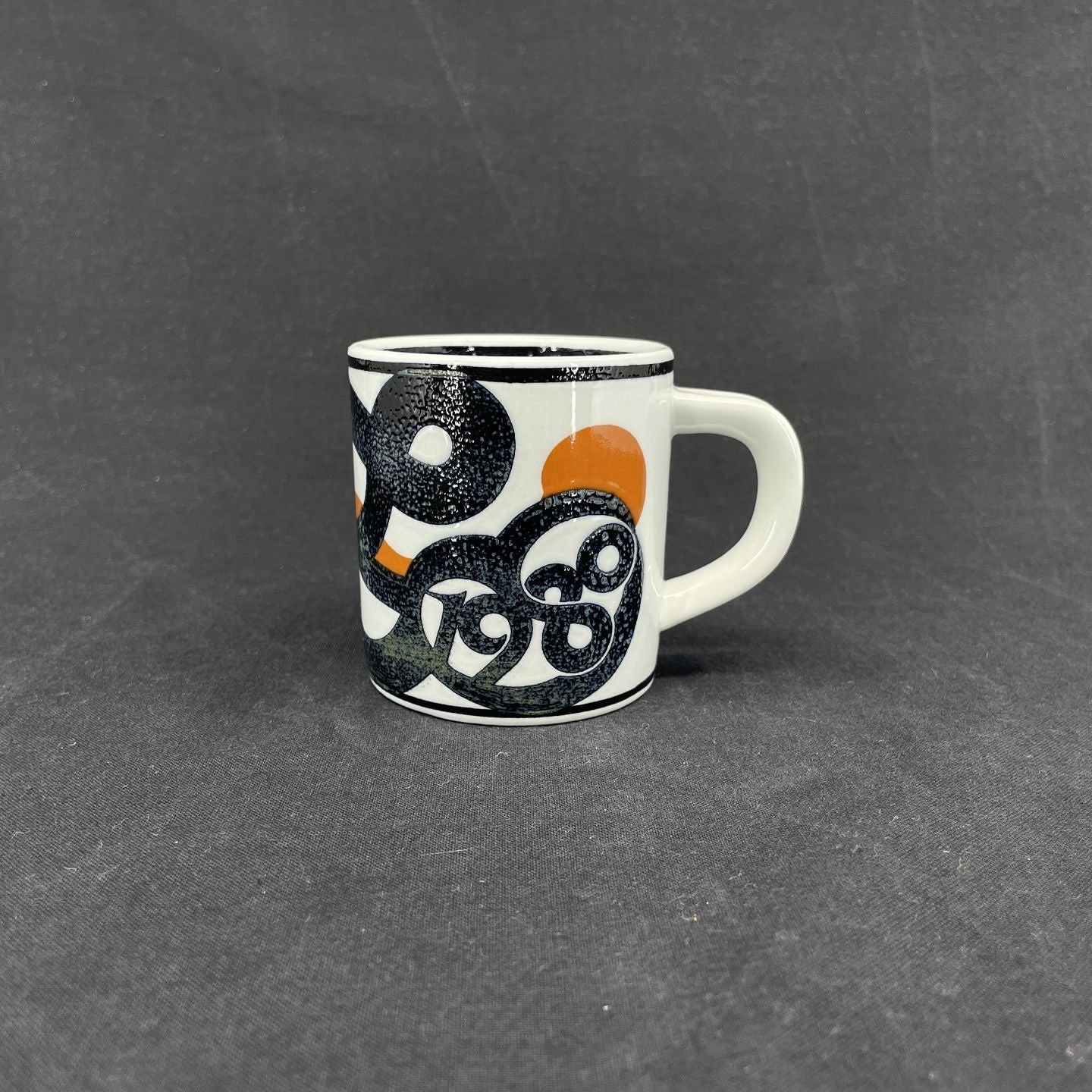Royal Copenhagen small vintage mug 1980