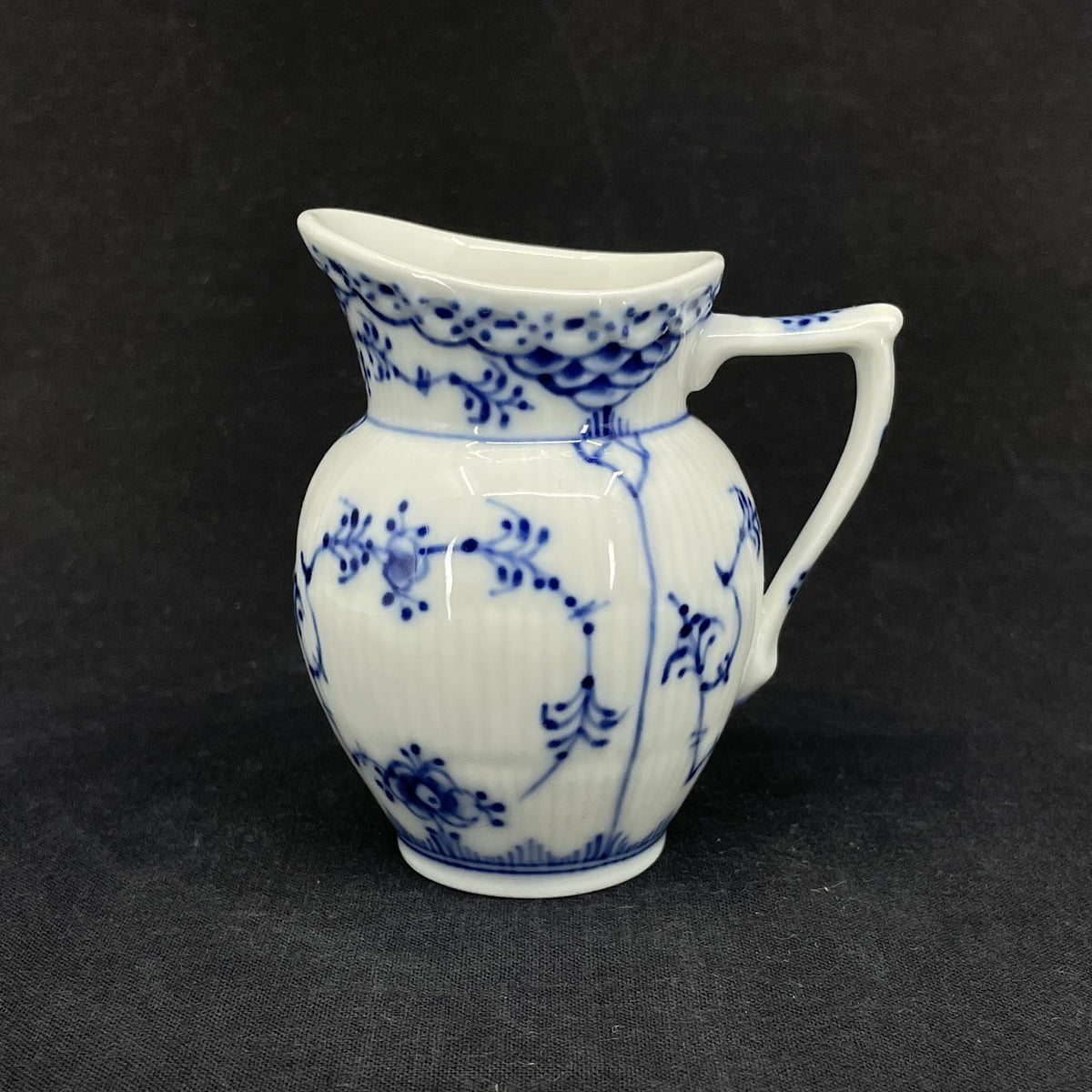 Small Blue Fluted Half Lace creamer, 1/521