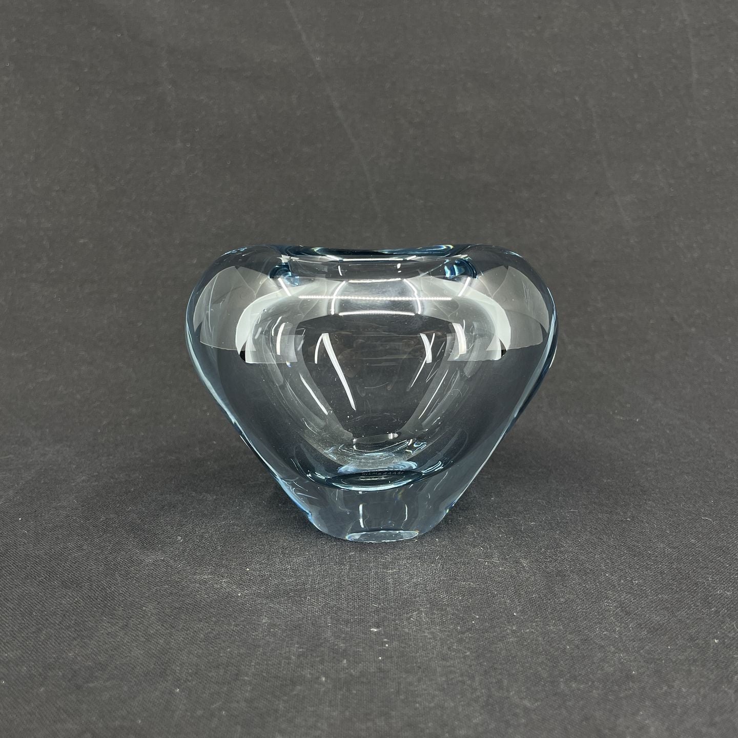 Aquablå hjertevase fra Holmegaard