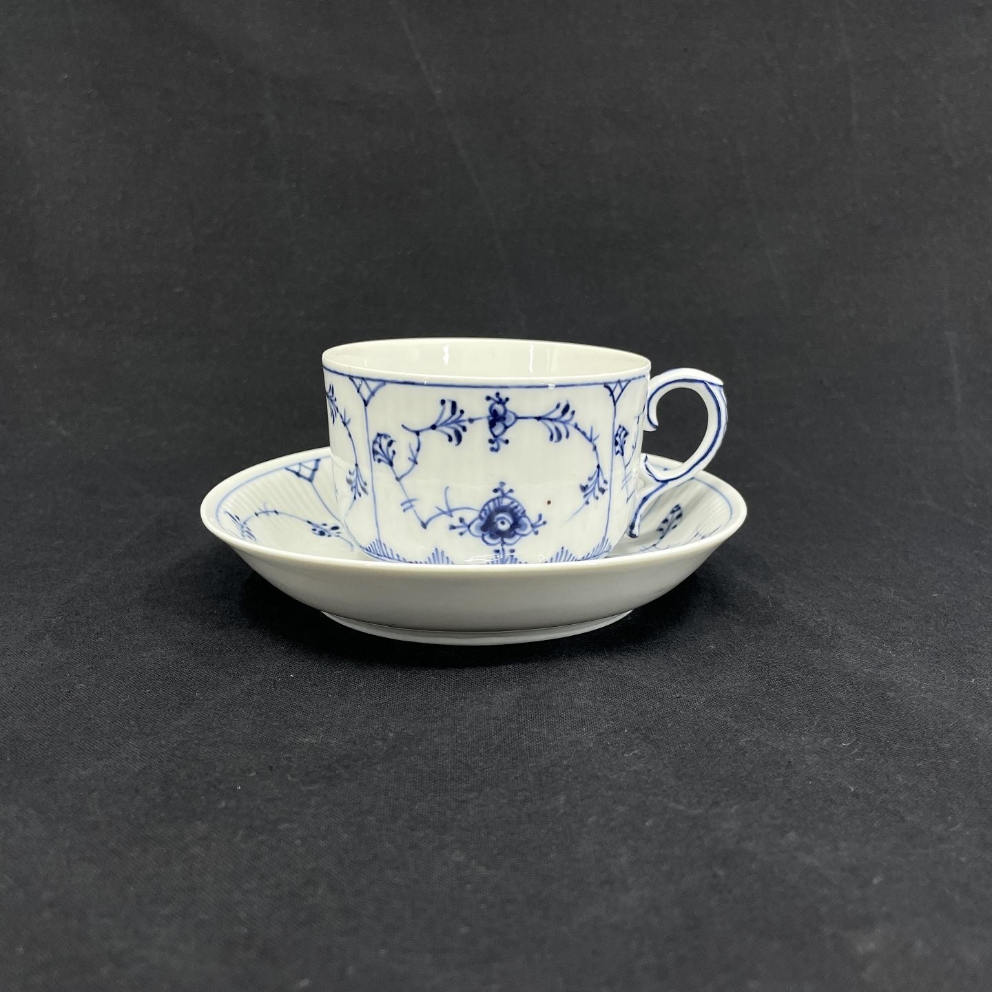 Rare Mussel Painted Fluted Chocolate Cup, 1898-1923