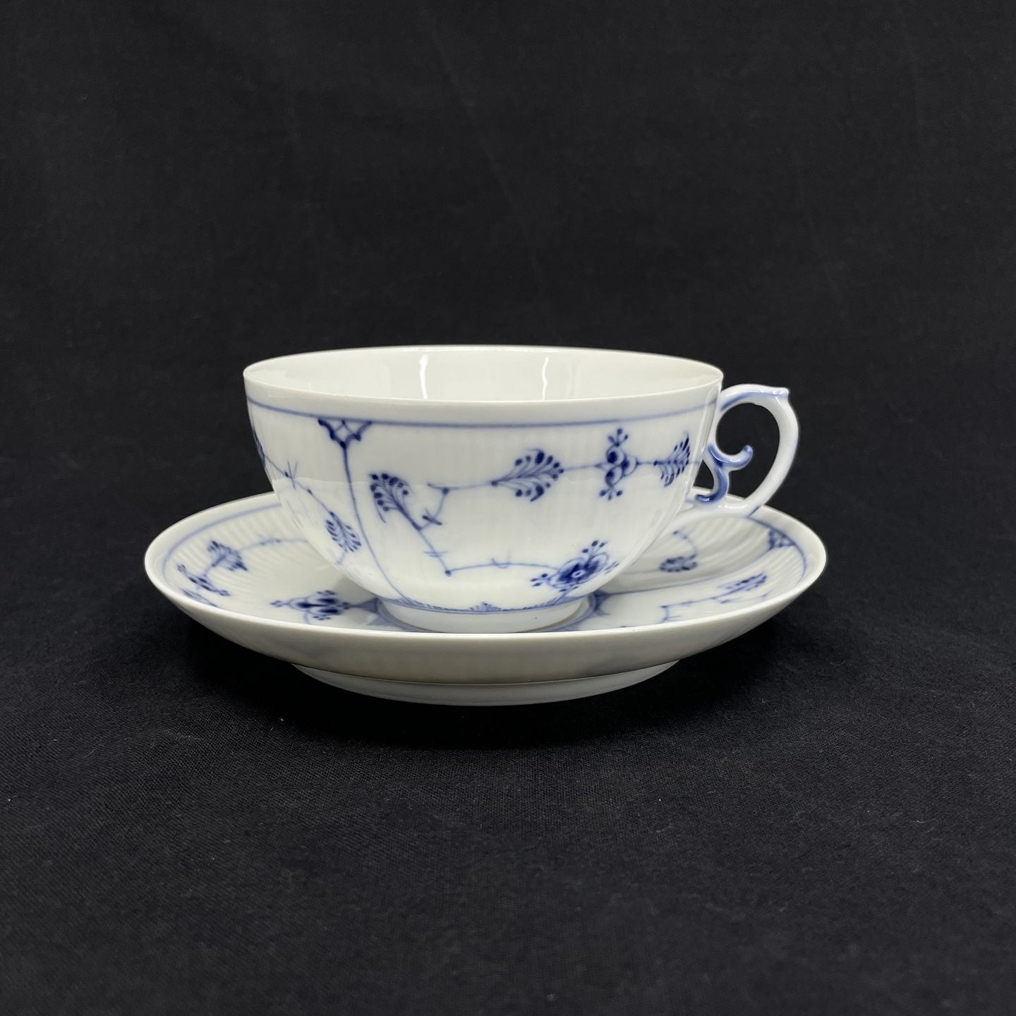 Rare Blue Fluted Plain tea cup, thin model