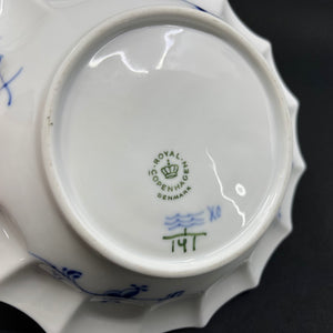 Blue Fluted Plain edged bowl, 1/141