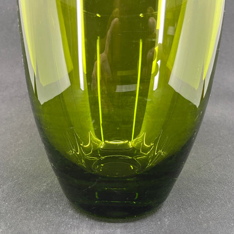 Majgrøn vase fra Holmegaard, 19 cm.