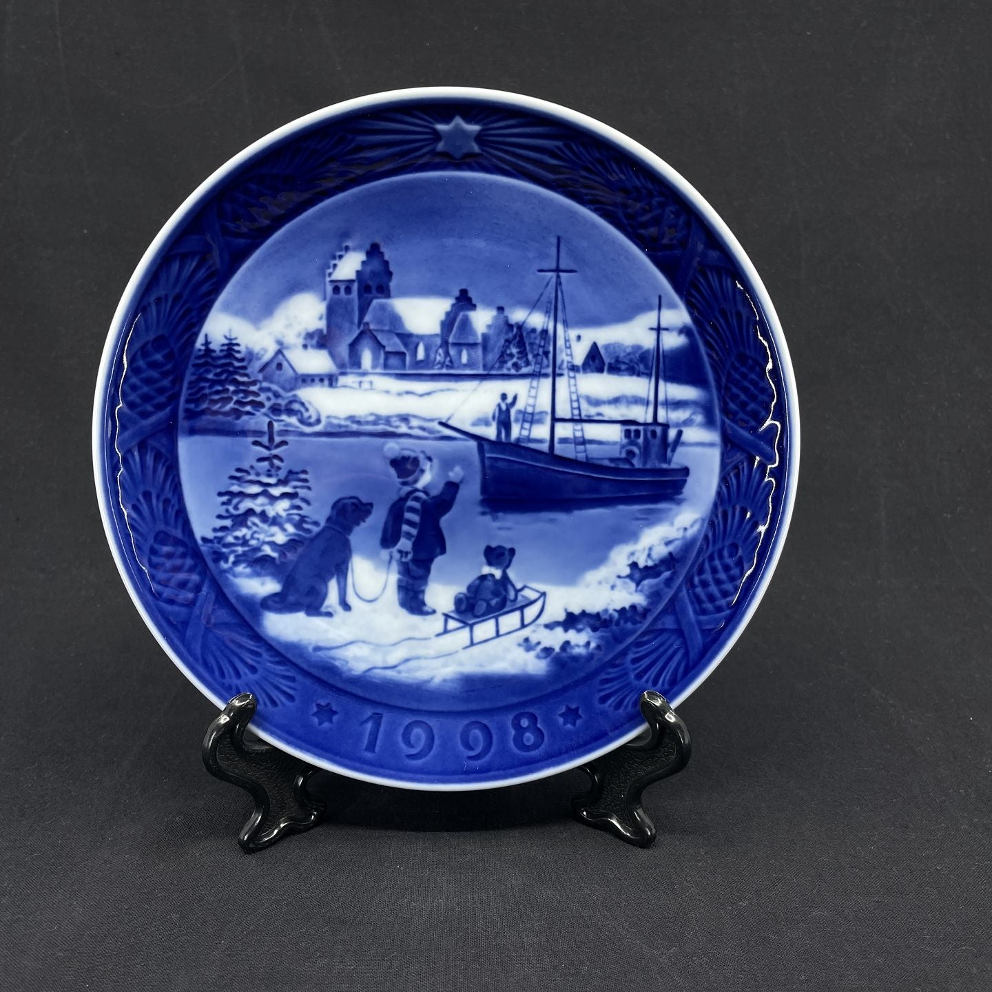 Royal Copenhagen Christmas plate 1998