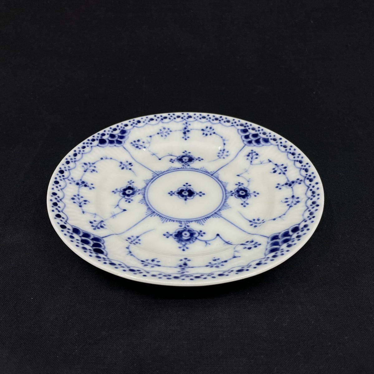 Blue Fluted Half Lace cake plate, 1/653