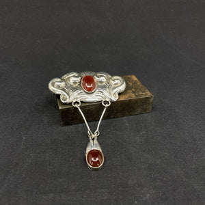 Art nouveau broche med carneol