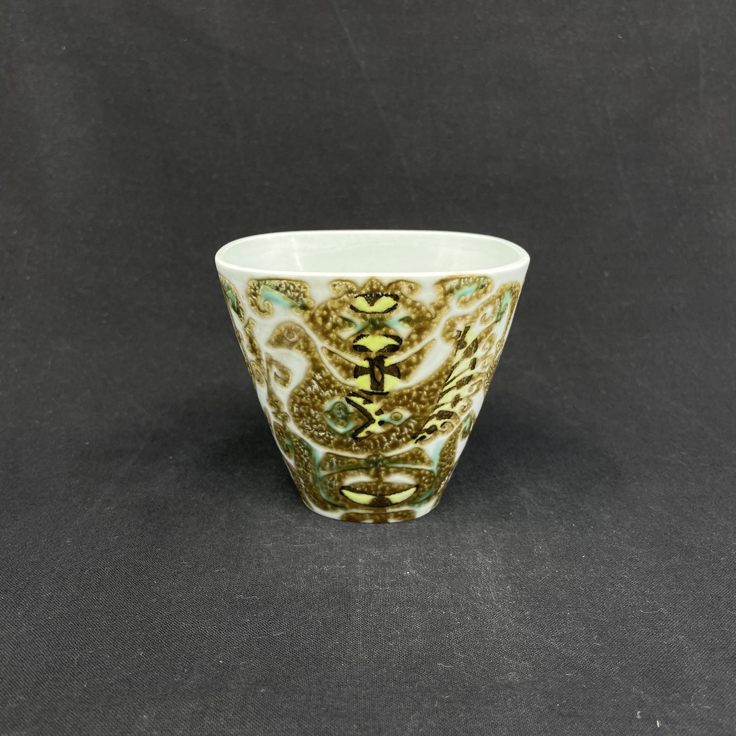 Aluminia baca vase