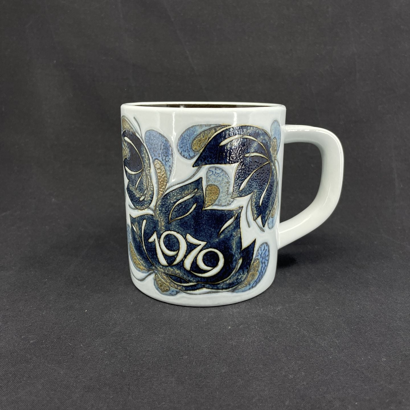 Royal Copenhagen stort årskrus 1979