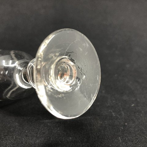 Belt-cut Berlinois shot glass