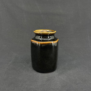 Brun vase fra L. Hjorth
