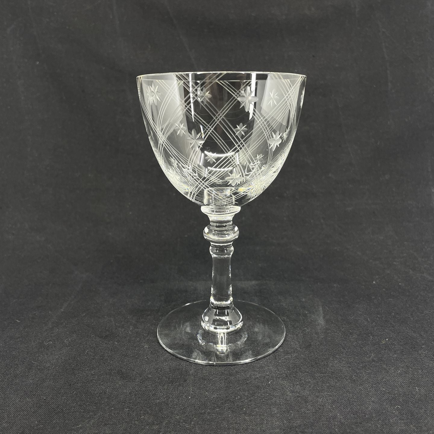 Kronborg red wine glass
