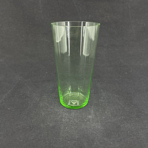 Urangrønt sodavandsglas fra Holmegaard