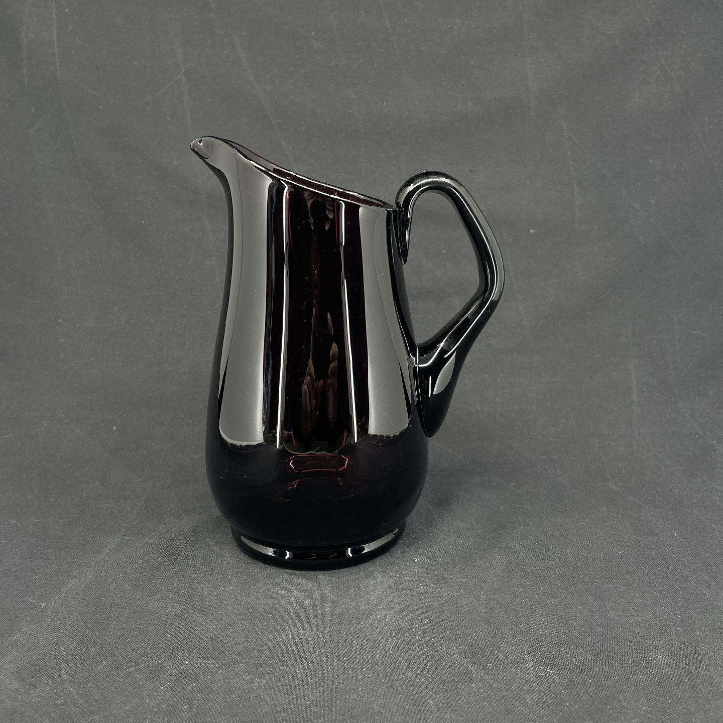Mangan Holmegaard glass jug, 18 cm.