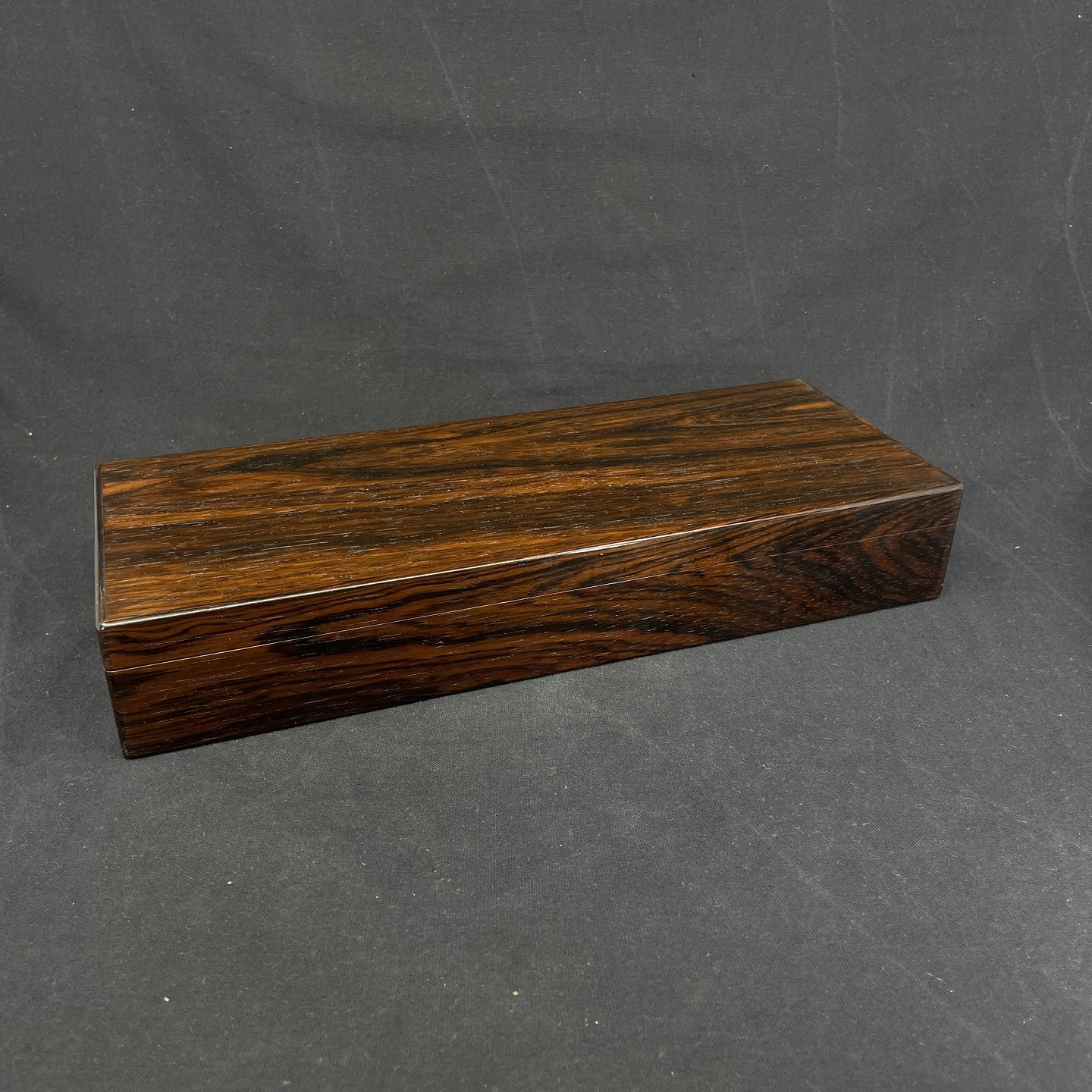 Usædvanligt stort Alfred Klitgaard skrin med jetoner