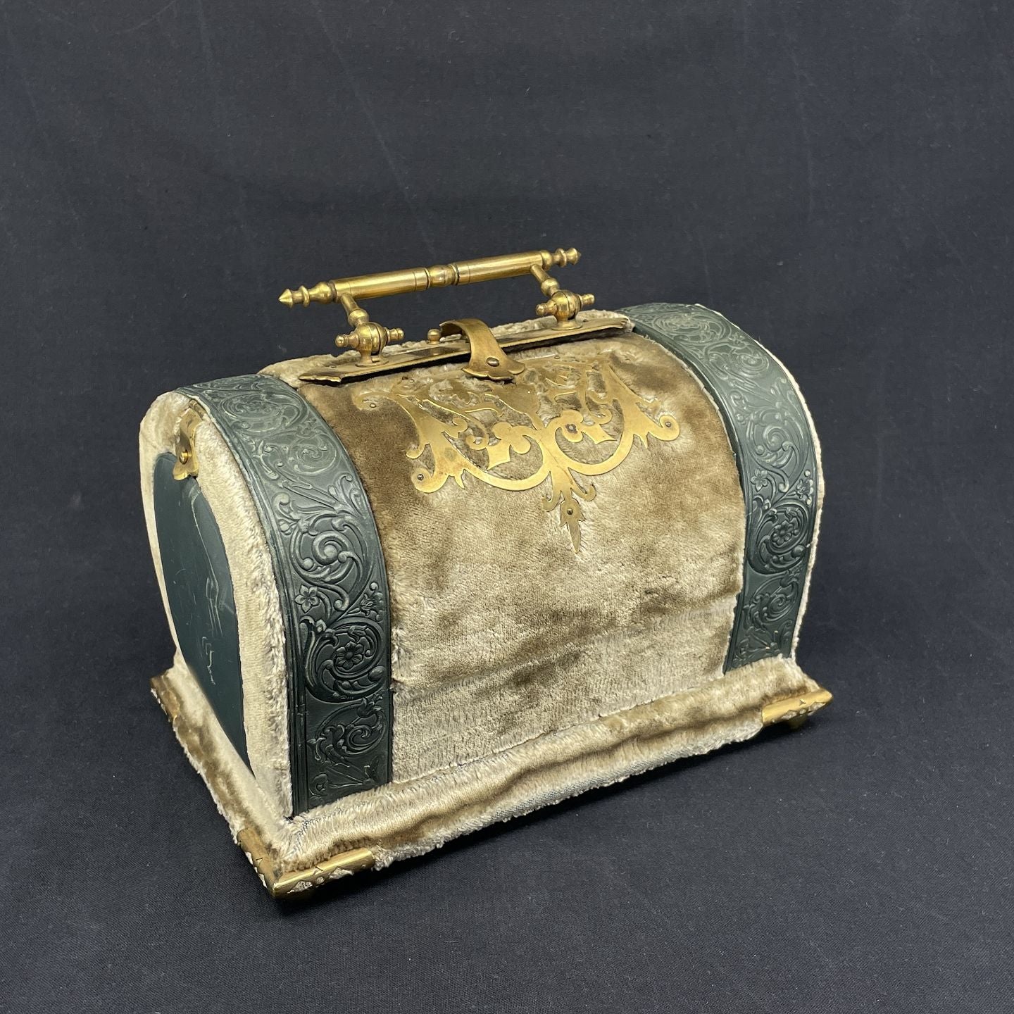 Antikt necessaire i velour