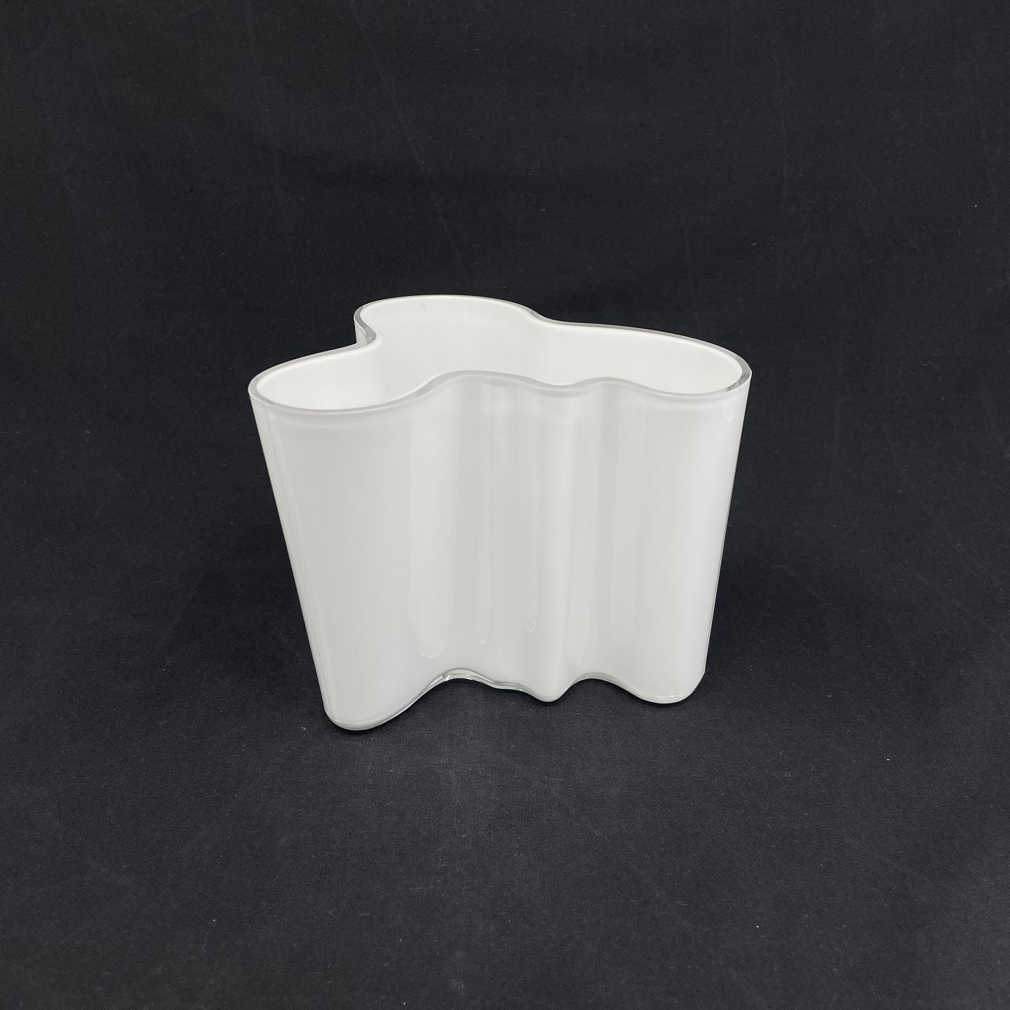 White Alvar Aalto Savoy vase, 12 cm.