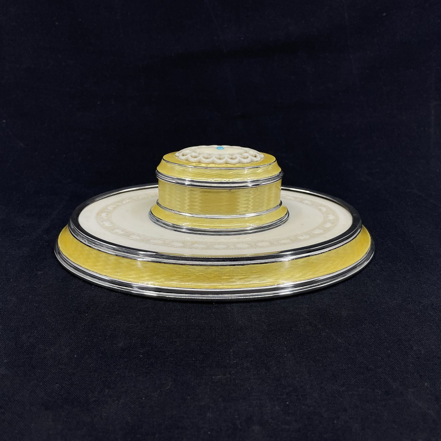 Sjældent blækhus med emalje og elfenben