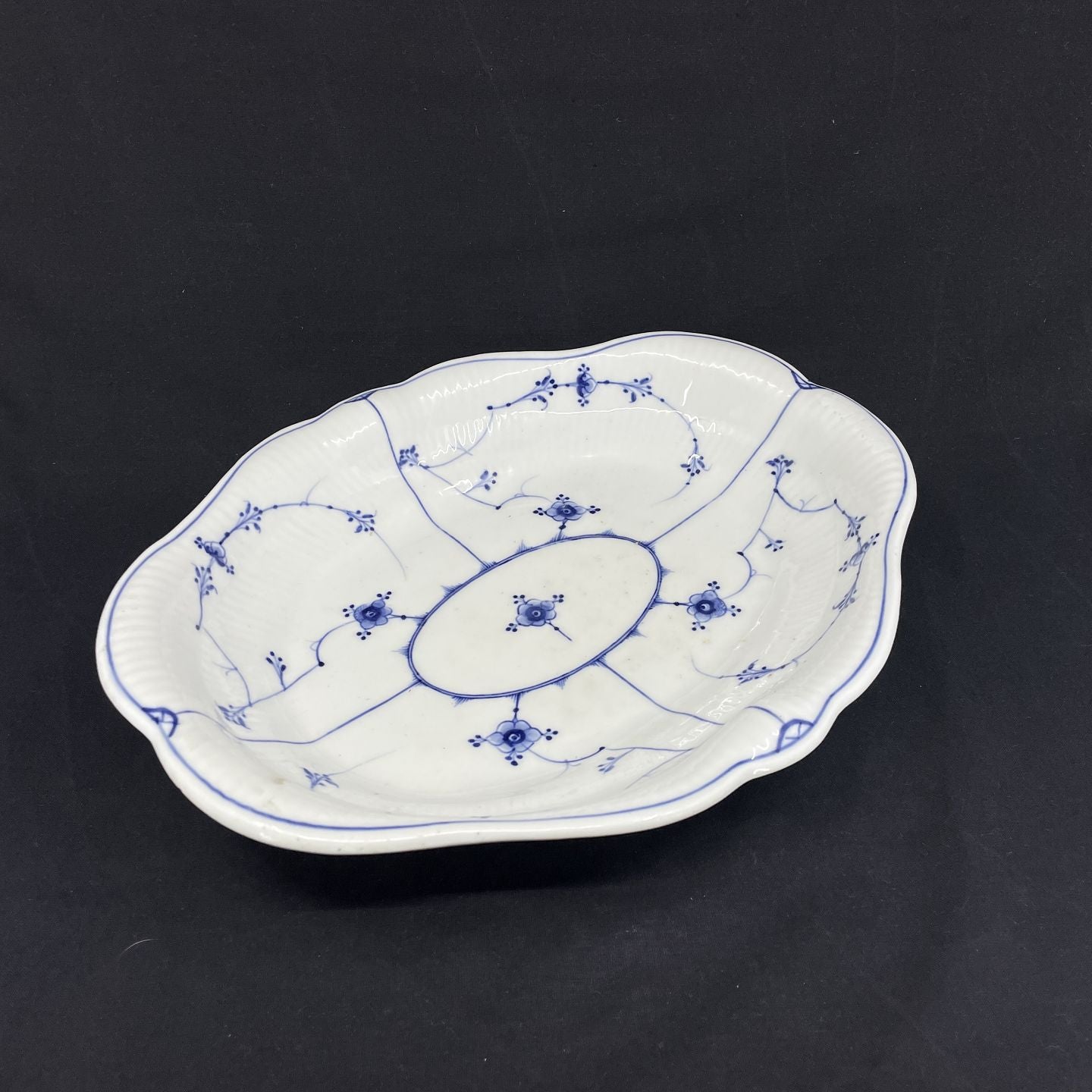 Musselmalet Riflet fad fra 1820-1850'erne