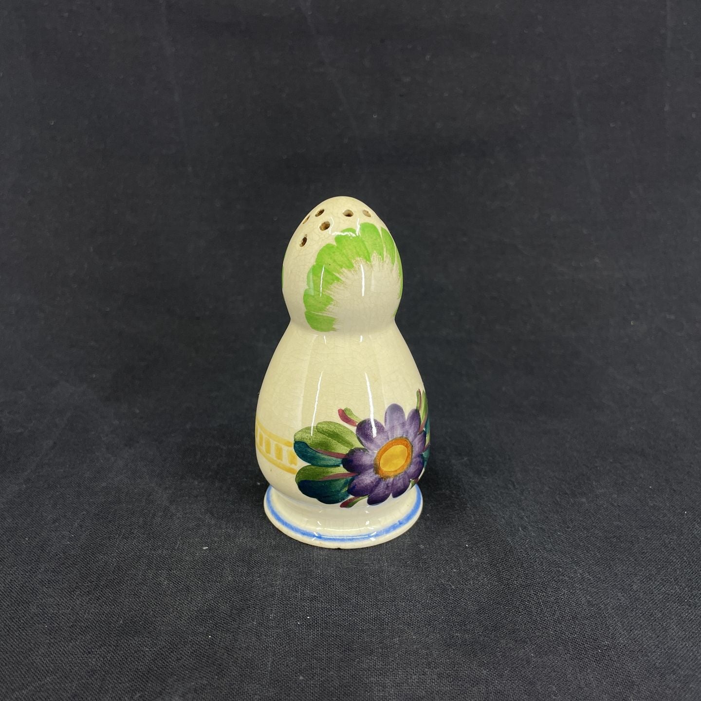 Aluminia strø med lilla blomst