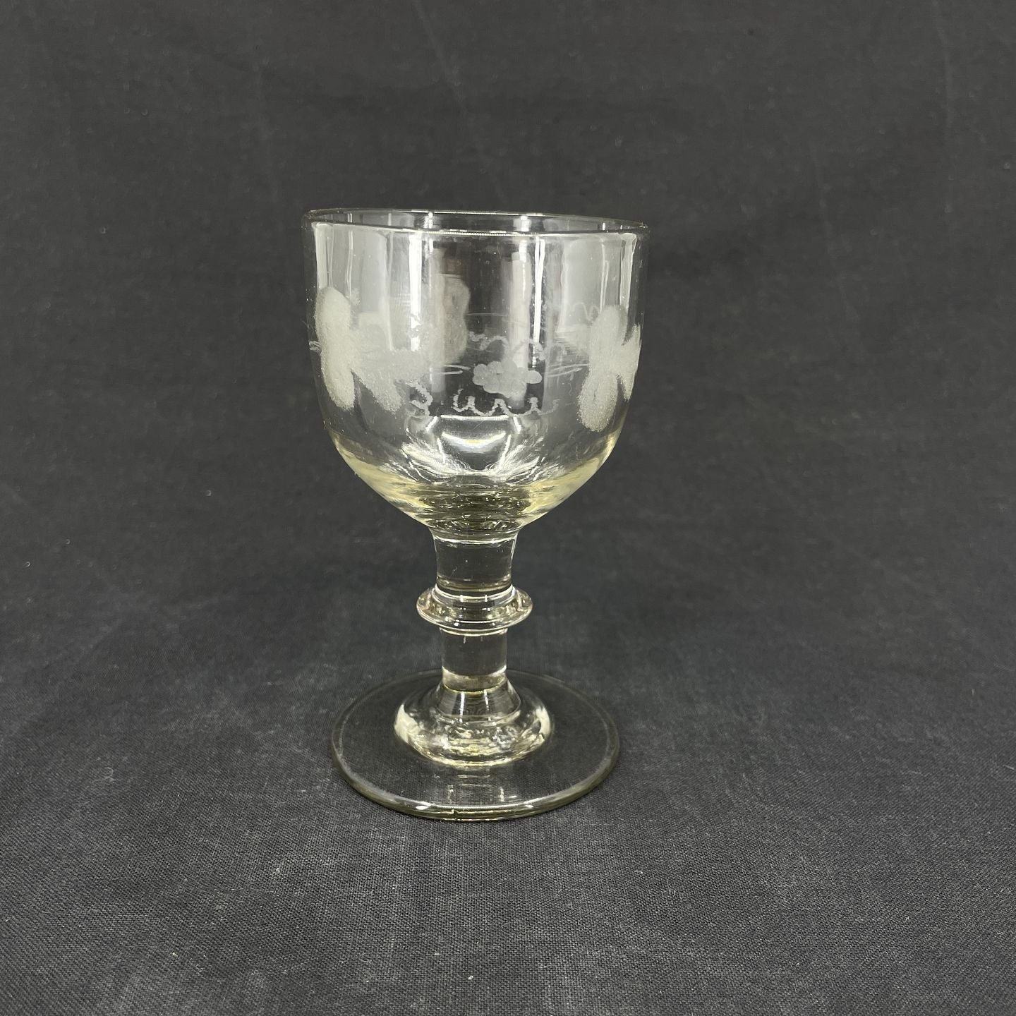 Mylenberg vine leaf glass