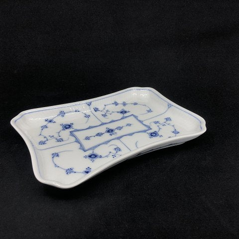 Mussel painted Fluted tray, 1923-1928