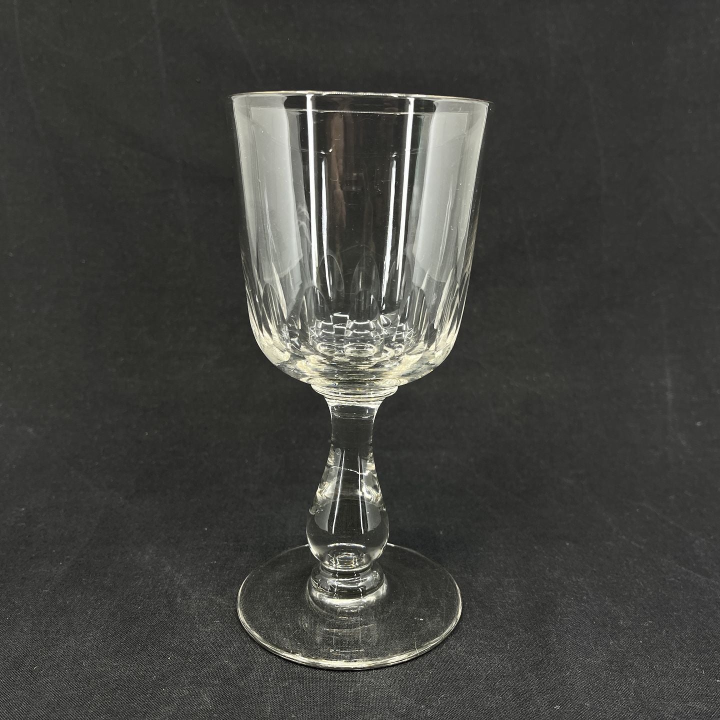 Edward red wine glass