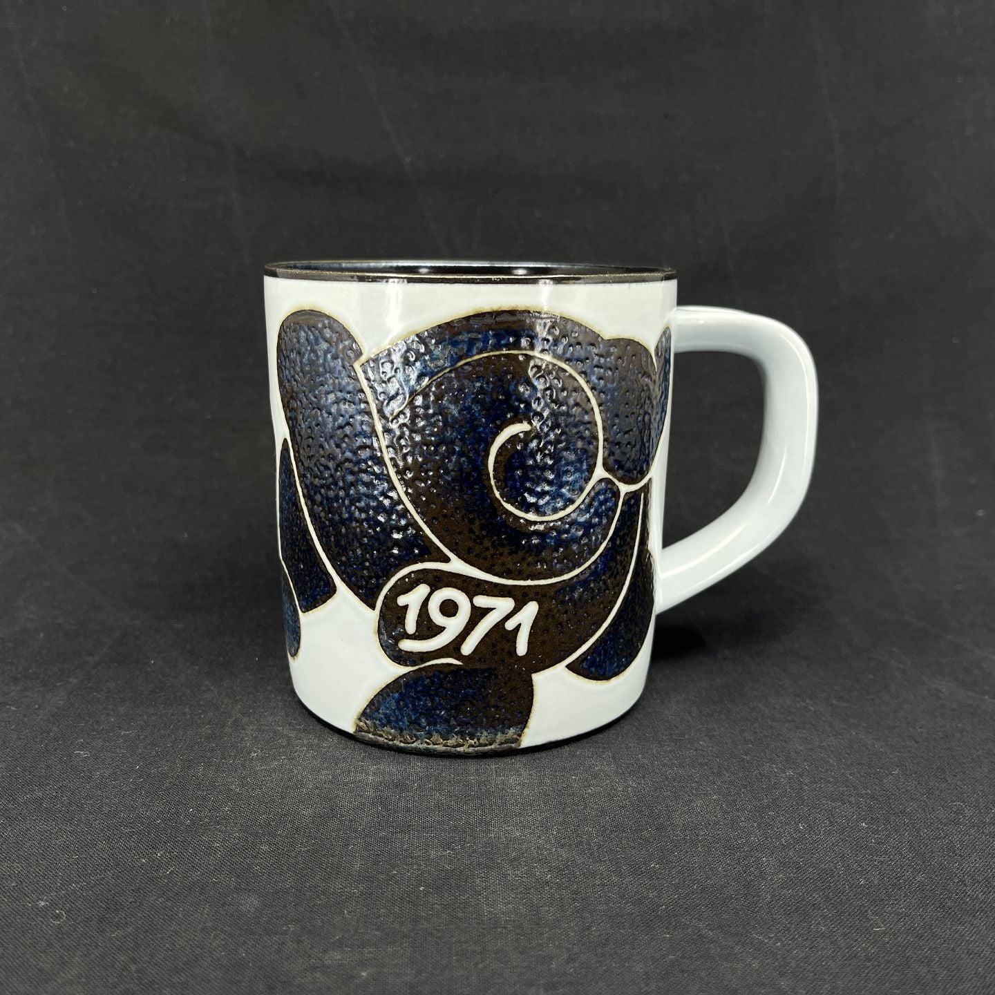 Royal Copenhagen stort årskrus 1971