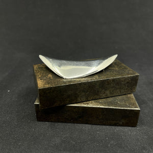 Moderne broche fra Aarre & Krogh