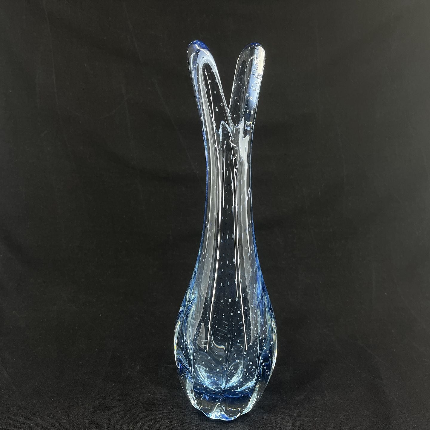 Beak vase from Kastrup Glasværk, blue
