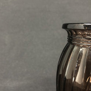 Blomme farvet vase fra Holmegaard