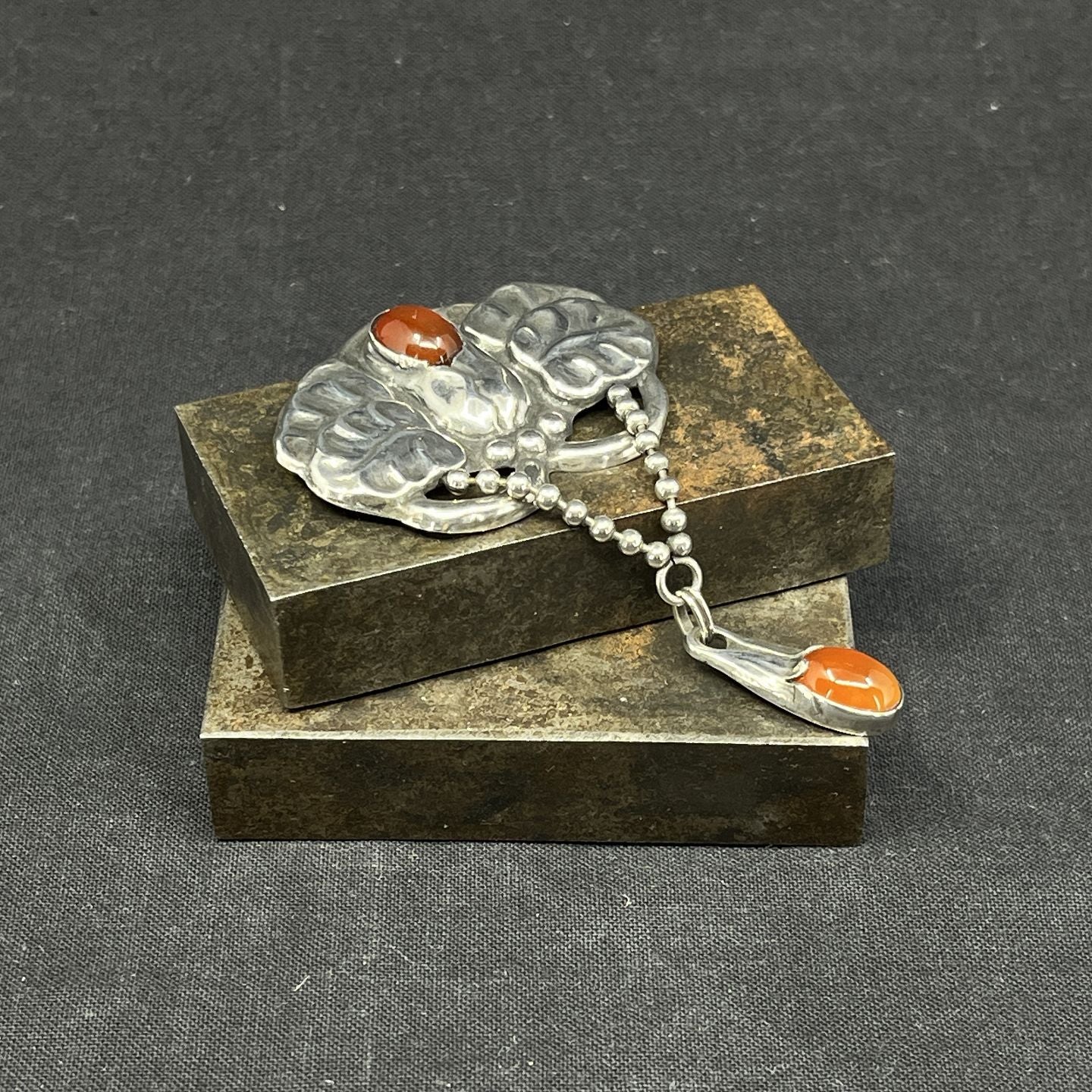 Art nouveau broche af Bernhard Hertz